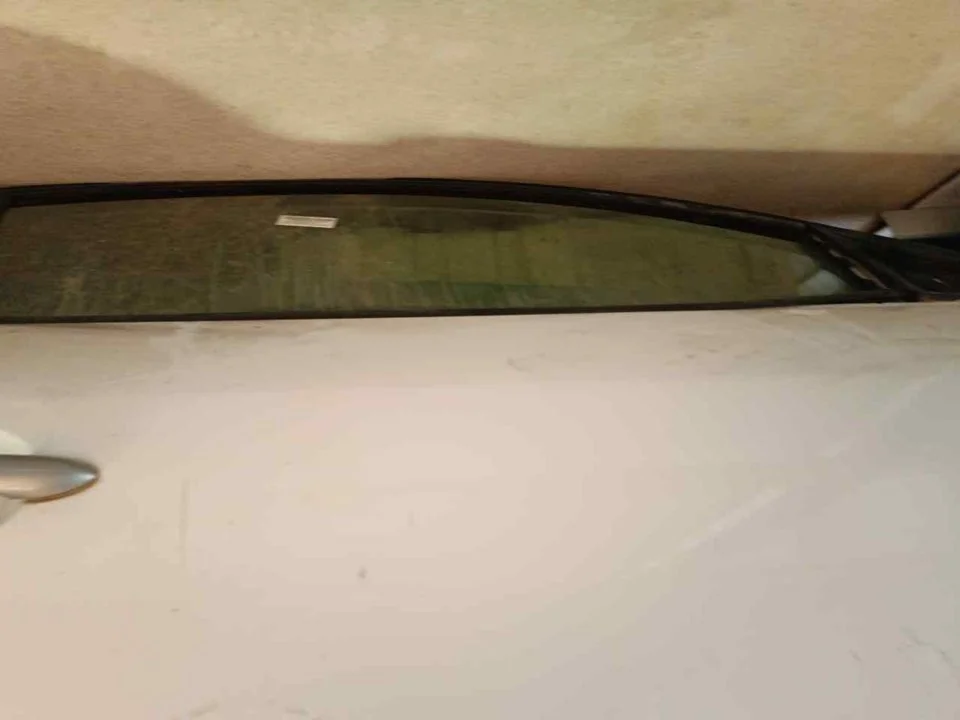 Foto de PUERTA DELANTERA DERECHA RENAULT MEGANE III COUPE 1.9 dCi Diesel FAP (131 CV / 96 KW)