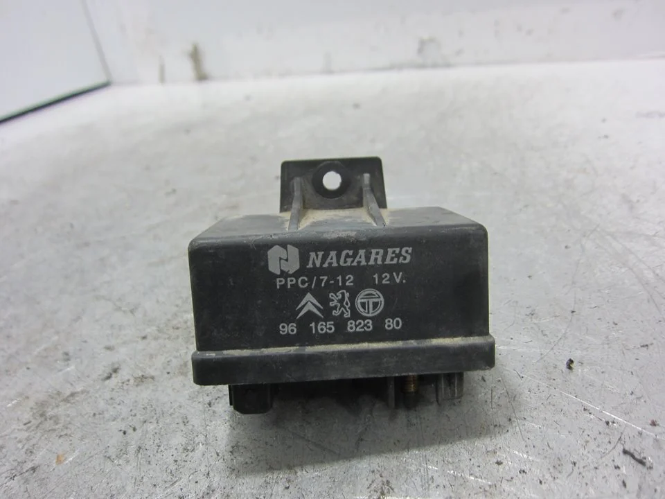 Foto de CAJA PRECALENTAMIENTO CITROEN XSARA BERLINA 1.9 Diesel (69 CV / 51 KW) referencia 9616582380