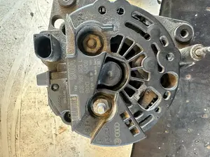Foto de ALTERNADOR SEAT IBIZA (6L1) referencia 038903023L foto 2