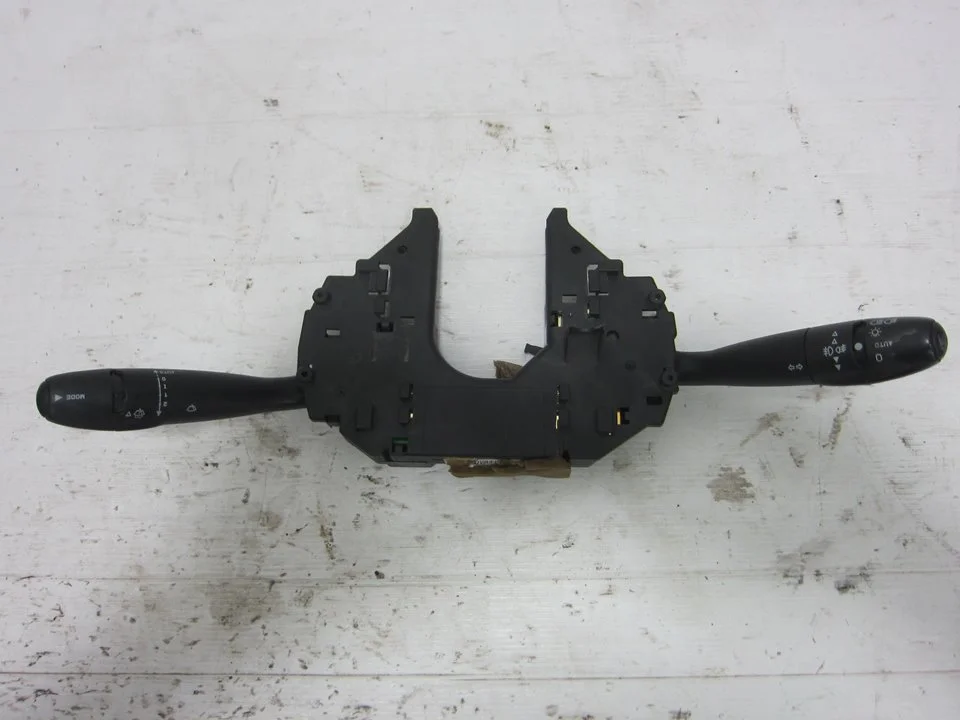 Foto de MANDO MULTIFUNCION CITROEN C5 BERLINA 2.0 HDi FAP (140 CV / 103 KW) referencia 96720602XT