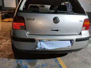 Foto de PARAGOLPES TRASERO VOLKSWAGEN GOLF IV BERLINA (1J1)(10.1997)