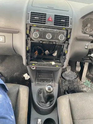 Foto de CONSOLA CENTRAL VOLKSWAGEN TOURAN (1T3) 1.6 TDI DPF (105 CV / 77 KW)
