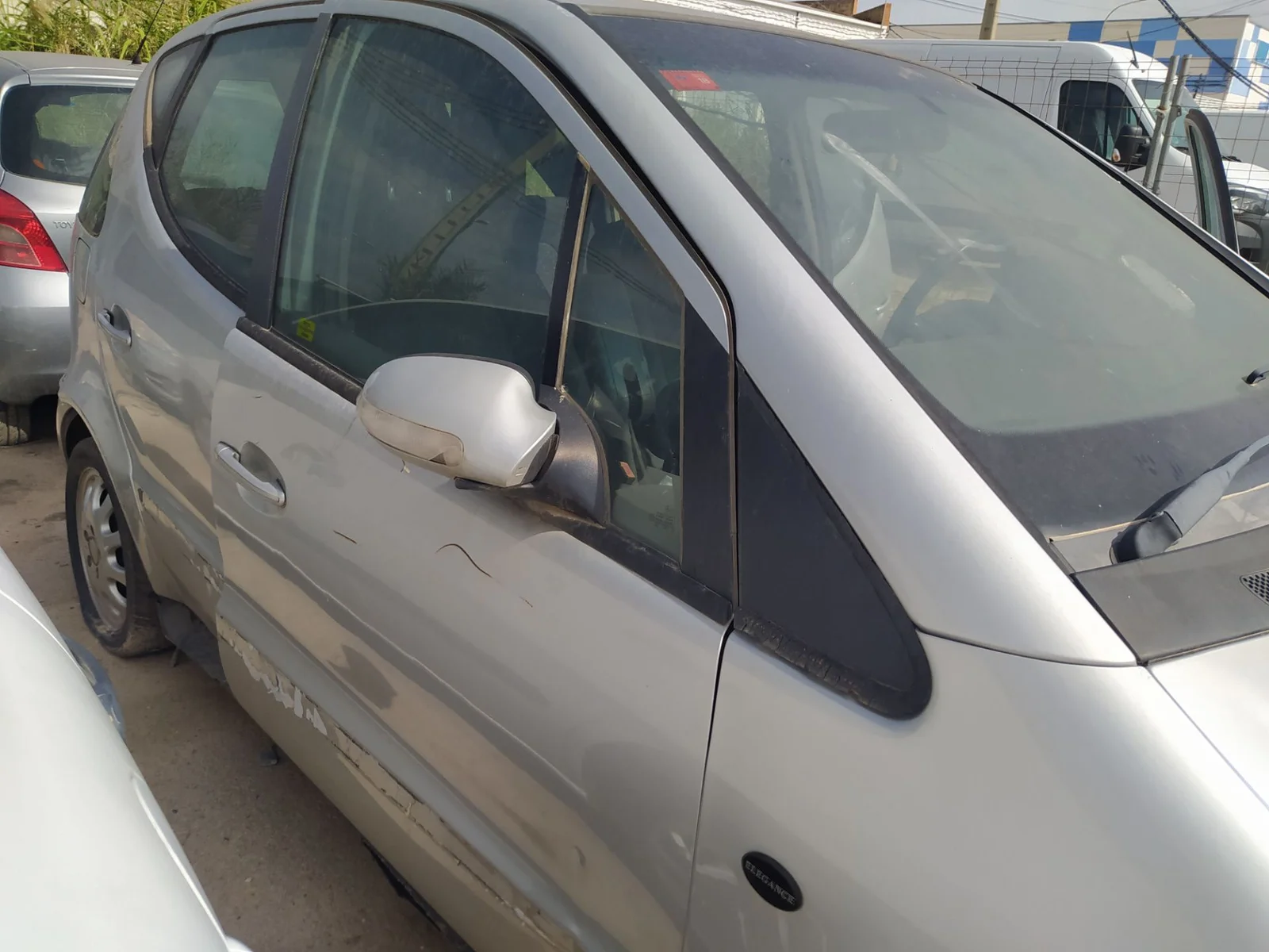 Foto de PUERTA DELANTERA DERECHA MERCEDES-BENZ CLASE A (BM 168) 1.7 CDI Diesel CAT (95 CV / 70 KW) referencia A168720200528