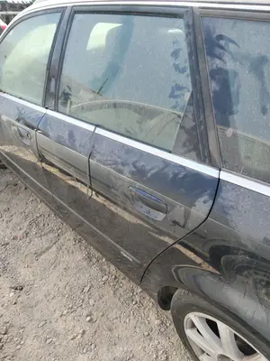 Foto de PUERTA TRASERA IZQUIERDA AUDI A4 AVANT (8E) 1.9 TDI (131 CV / 96 KW) referencia 8E0833051