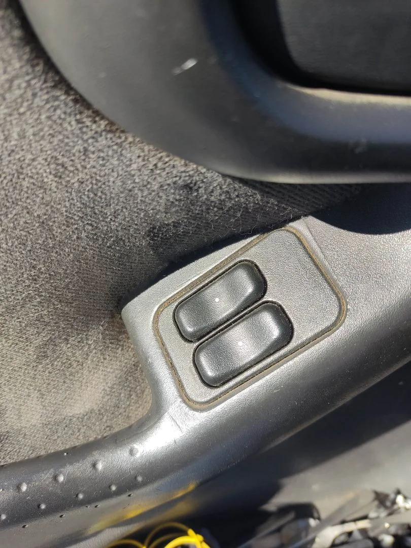 Foto de MANDO ELEVALUNAS DELANTERO IZQUIERDO OPEL COMBO (CORSA C) 1.7 16V DI CAT (Y 17 DTL / LK8) (65 CV / 48 KW)