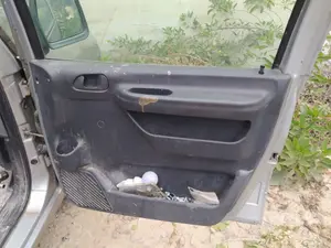 Foto de GUARNECIDO PUERTA DELANTERA DERECHA PEUGEOT EXPERT FURGÓN COMFORT (1995) 2.0 HDi (109 CV / 80 KW)