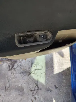 Foto de ELEVALUNAS TRASERO IZQUIERDO RENAULT MEGANE II BERLINA 5P 1.5 dCi Diesel (101 CV / 74 KW)