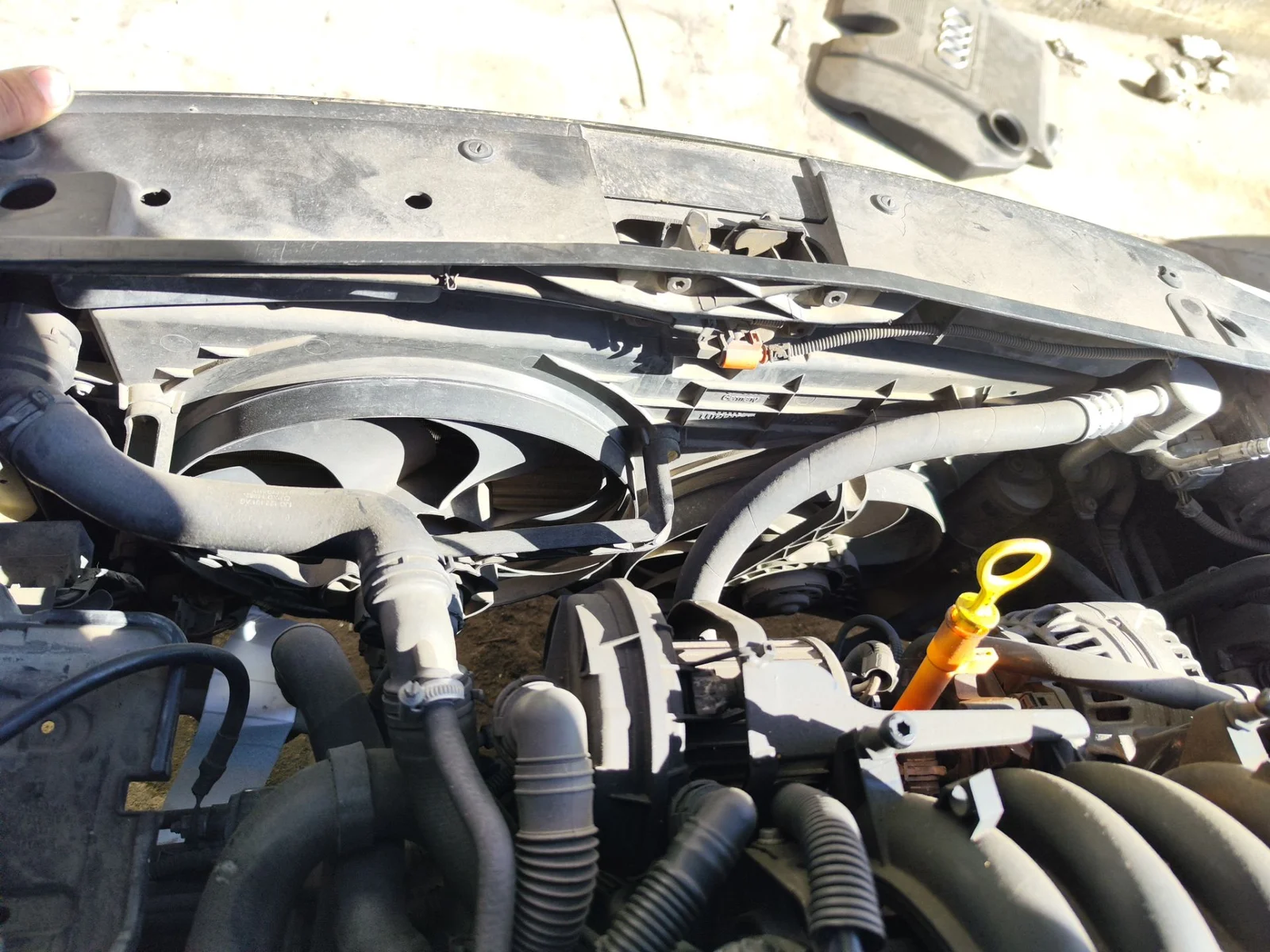 Foto de RADIADOR AGUA AUDI A3 (8L) 1.6 (102 CV / 75 KW) referencia 1J0121253AD