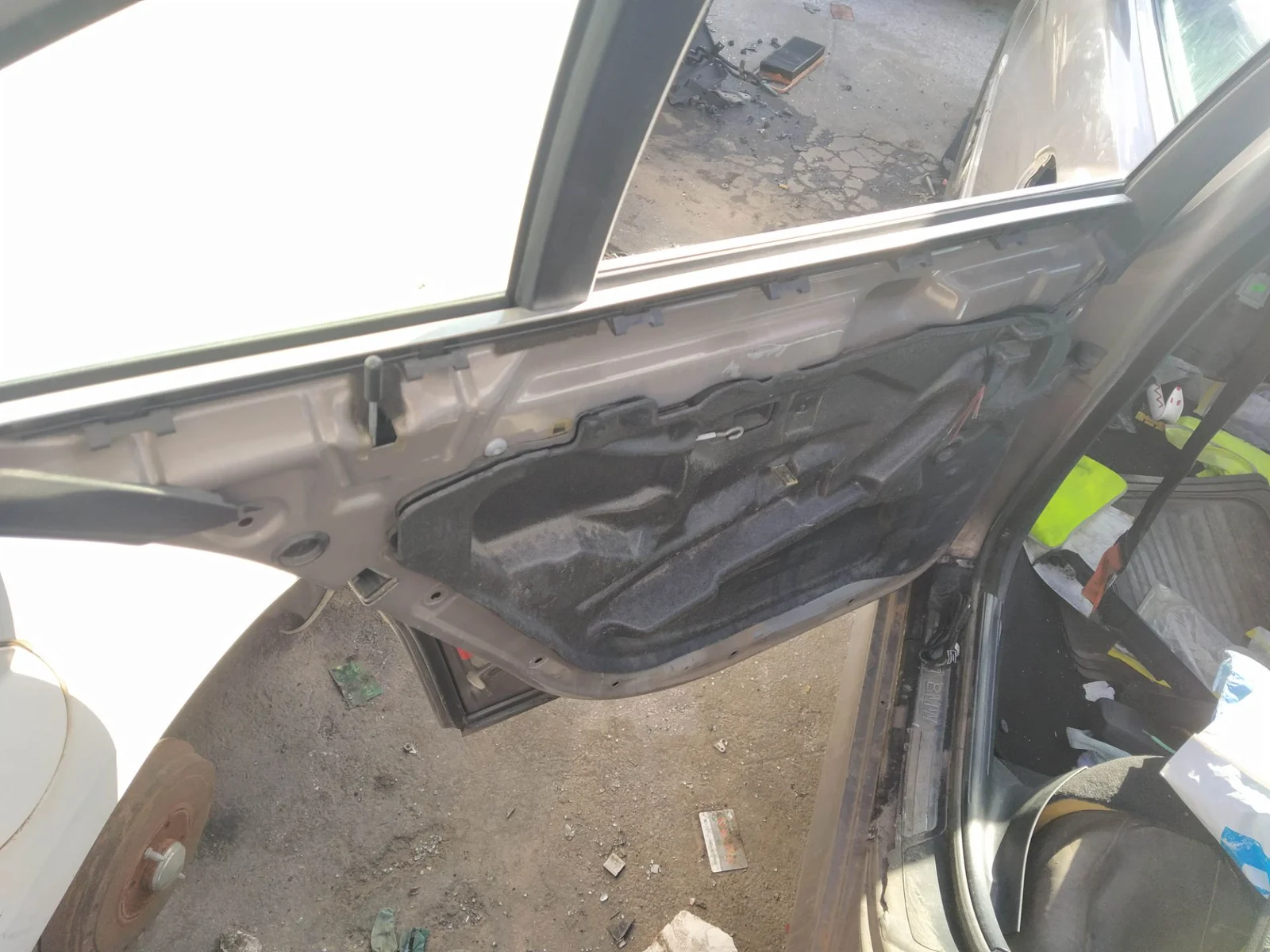 Foto de GUARNECIDO PUERTA TRASERA IZQUIERDA BMW SERIE 5 BERLINA (E39) 2.0 16V Diesel CAT (136 CV / 100 KW)