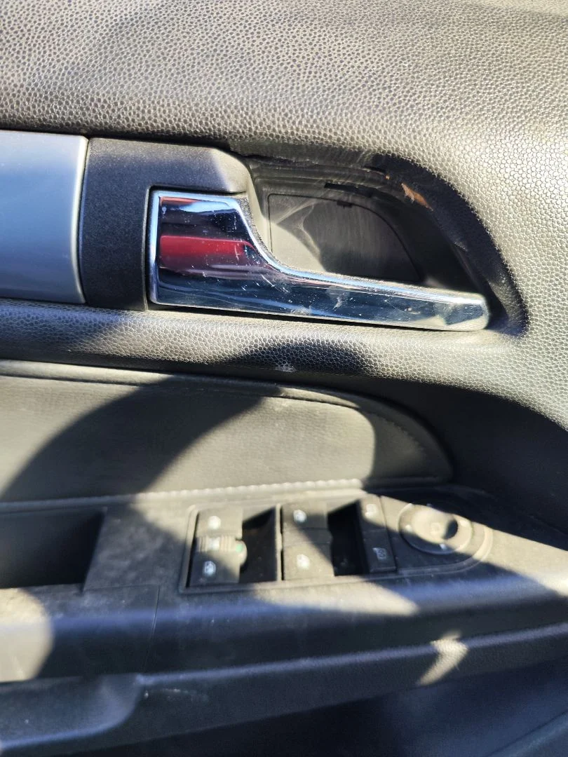 Foto de MANETA INTERIOR DELANTERA IZQUIERDA OPEL ASTRA H TWIN TOP 1.9 16V CDTI CAT (Z 19 DTH / LRD) (150 CV / 110 KW)