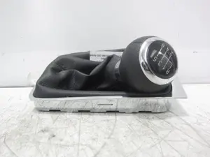 Foto de GUARNECIDOS PALANCA CAMBIO VOLKSWAGEN PASSAT BERLINA (3C2) 2.0 TDI (140 CV / 103 KW) referencia 9244046052