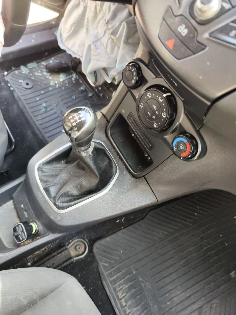 Foto de PALANCA CAMBIO FORD FIESTA (CNN) 1.5 TDCi CAT (75 CV / 55 KW) referencia 2069522
