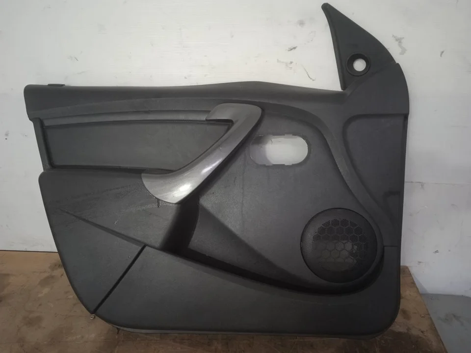 Foto de GUARNECIDO PUERTA DELANTERA IZQUIERDA DACIA DUSTER I 1.5 dCi Diesel CAT (86 CV / 63 KW) referencia 809019714R
