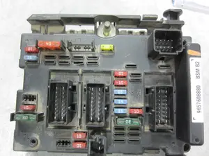 Foto de NO IDENTIFICADO PEUGEOT 206 referencia 9657608880