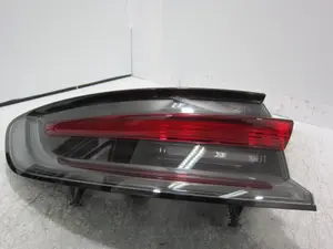 Foto de PILOTO TRASERO IZQUIERDO PORSCHE MACAN (95BA) referencia 95B945091L