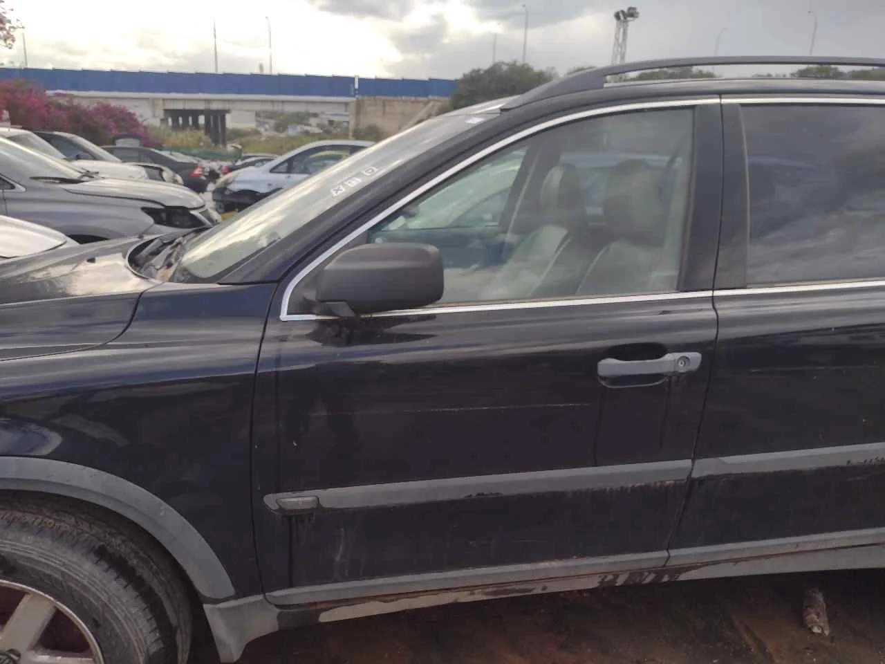 Foto de PUERTA DELANTERA IZQUIERDA VOLVO XC90 2.4 Diesel CAT (185 CV / 136 KW)