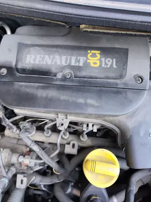 Foto de CAJA FILTRO AIRE RENAULT SCENIC I (JA...) 1.9 dCi Diesel CAT (102 CV / 75 KW) referencia 7701477095