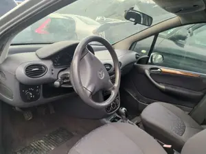 Foto de LUZ INTERIOR MERCEDES-BENZ CLASE A (BM 168) 1.6 CAT (102 CV / 75 KW) referencia A1688200101 7D43