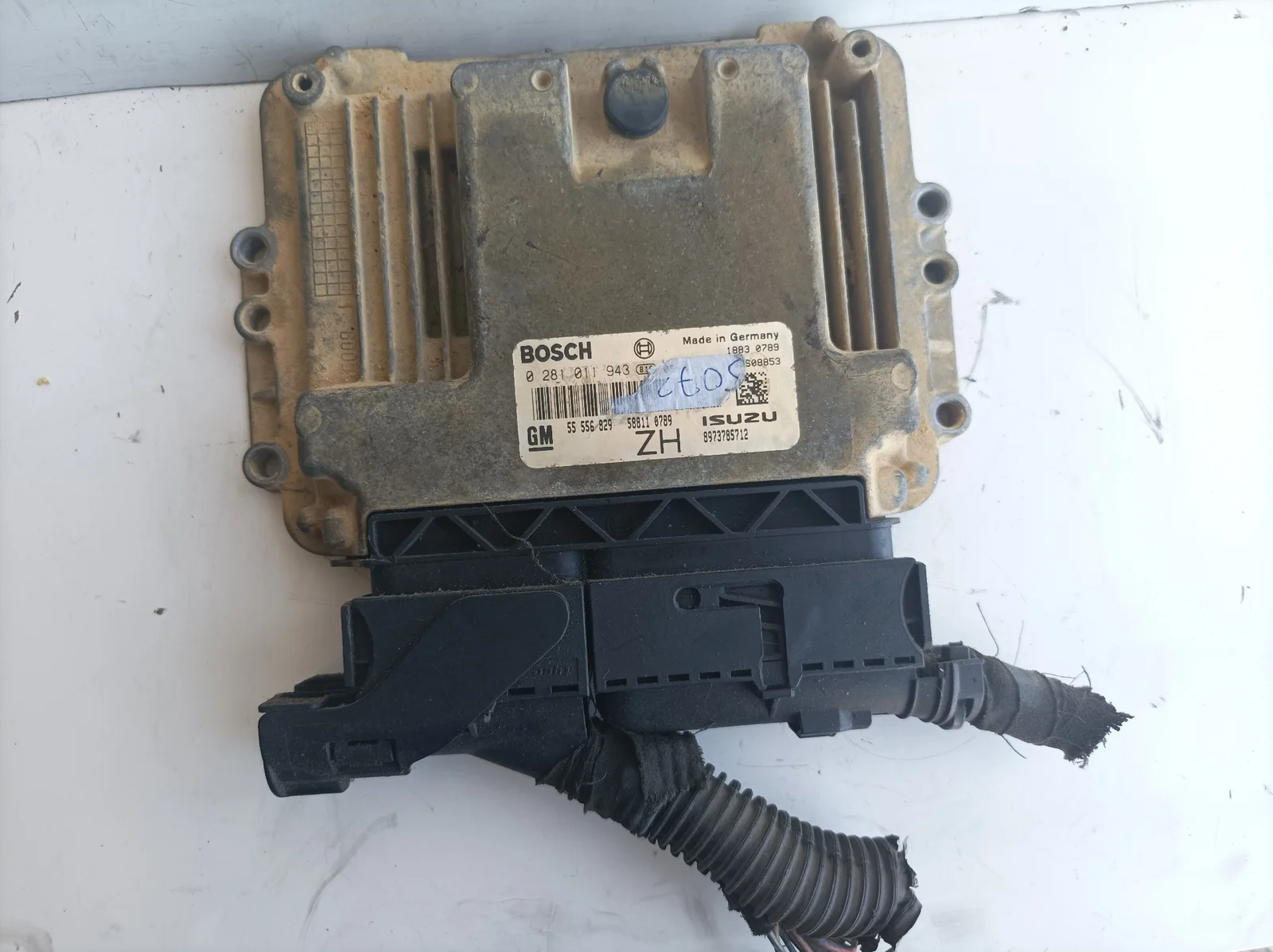 Foto de CENTRALITA MOTOR UCE AUDI A6 AVANT (4B5) 2.5 V6 24V TDI (150 CV / 110 KW) referencia 0281011943