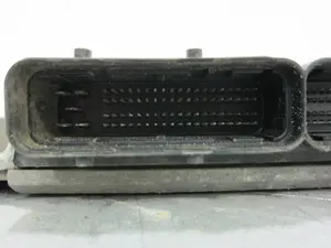 Foto de CENTRALITA MOTOR UCE CHRYSLER VOYAGER (RG) 2.5 CRD CAT (141 CV / 104 KW) referencia P04727667AD foto 3