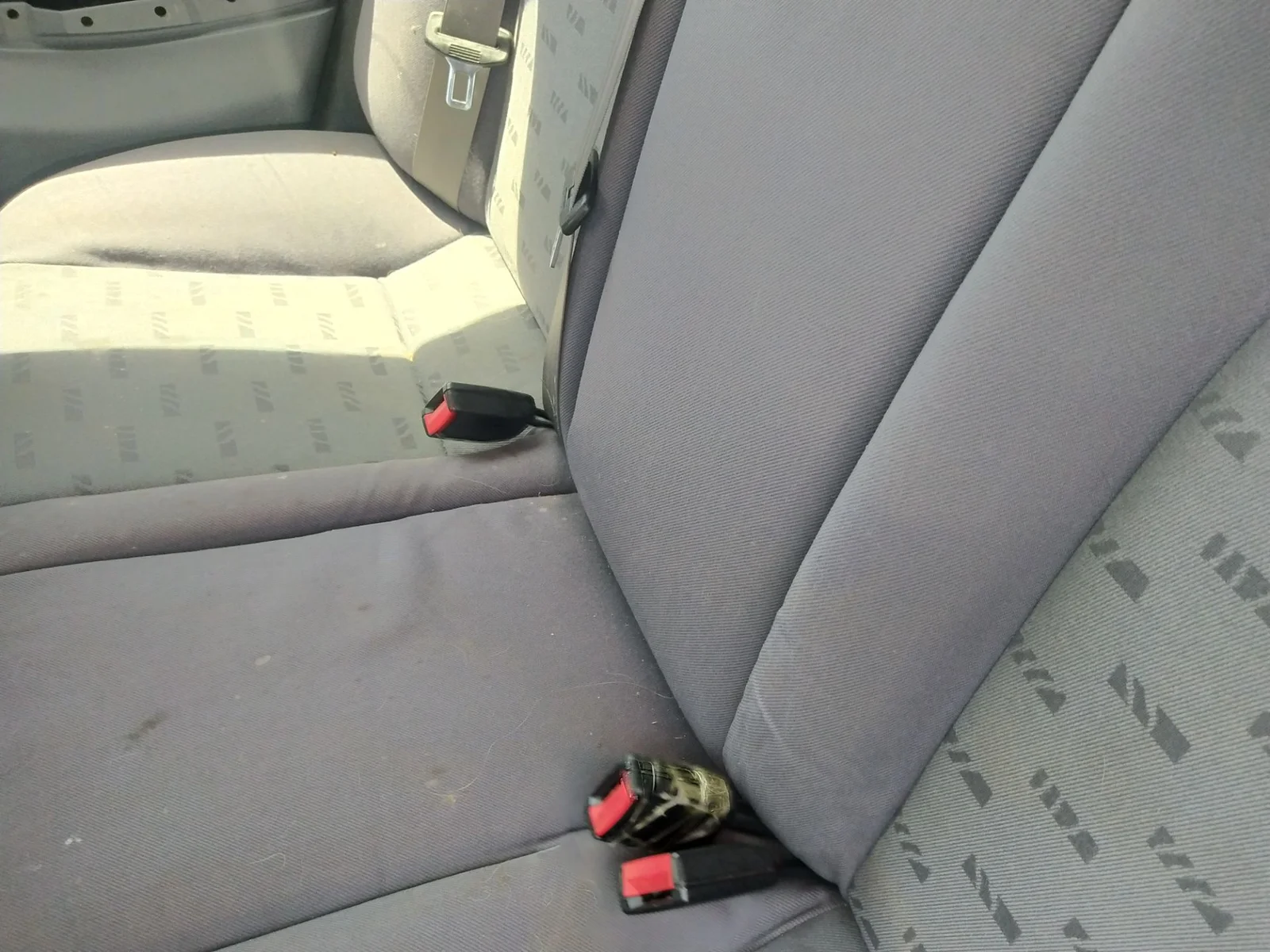 Foto de ENGANCHE CINTURON TRASERO IZQUIERDO SEAT LEON (1M1) 1.9 TDI (90 CV / 66 KW)
