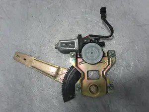 Foto de ELEVALUNAS TRASERO DERECHO HYUNDAI ATOS (EM) 1.1 12V CAT (63 CV / 46 KW) referencia 9882005200