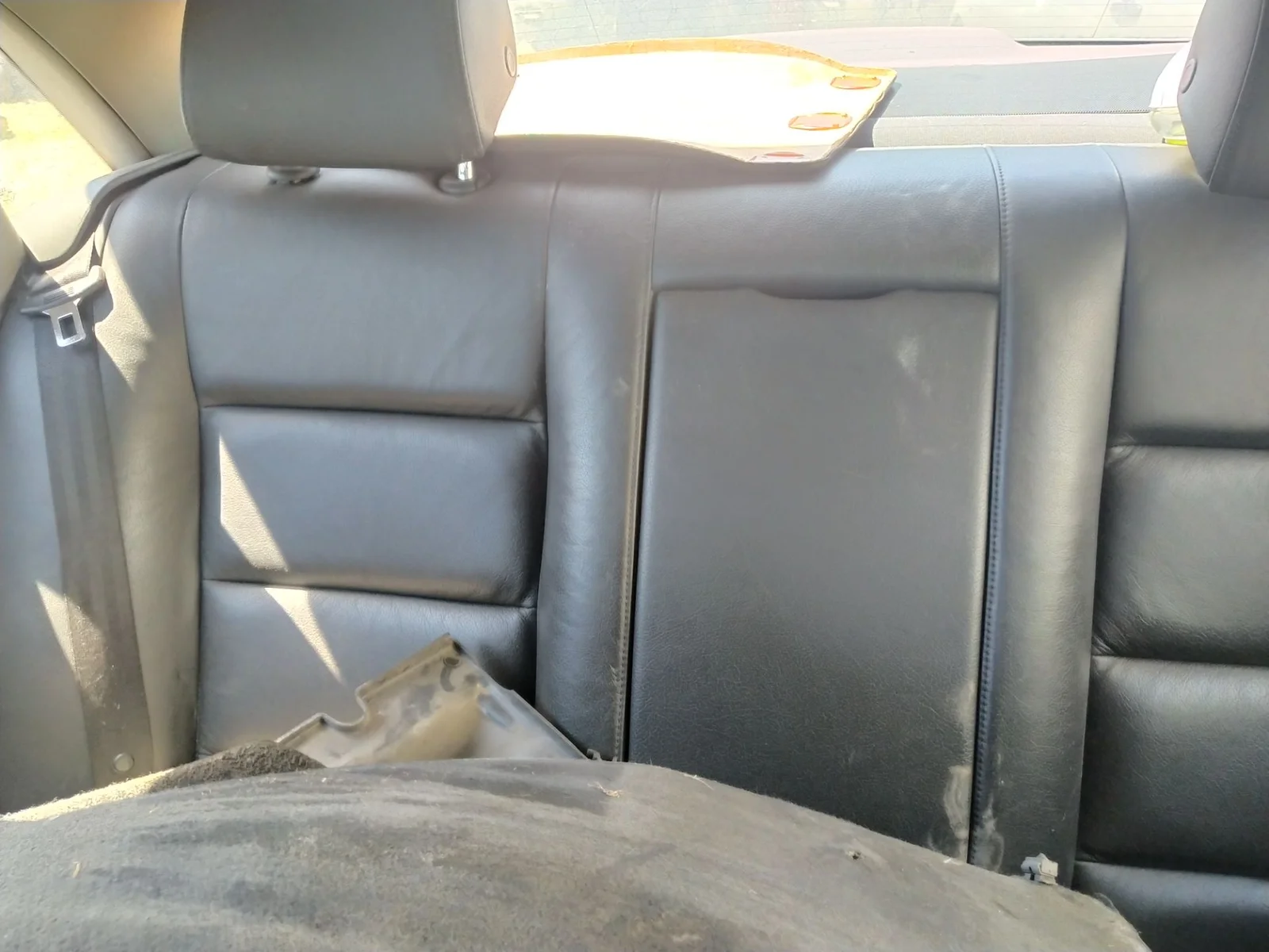 Foto de ENGANCHE CINTURON TRASERO DERECHO AUDI A4 BERLINA (8E) 2.5 V6 24V TDI (180 CV / 132 KW)