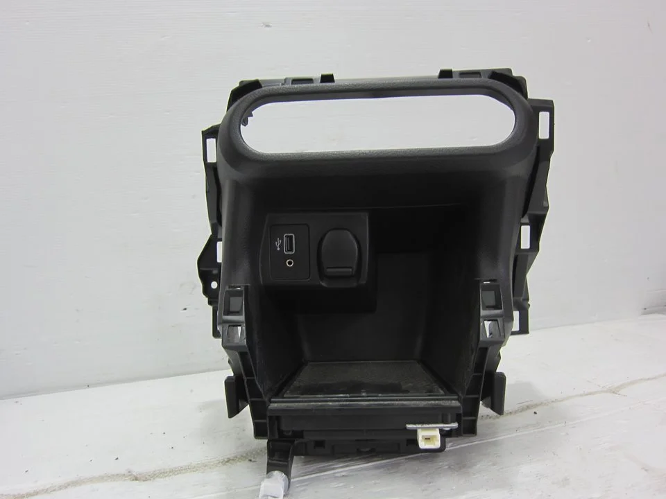 Foto de CONSOLA CENTRAL NISSAN MICRA (K14) 0.9 CAT (90 CV / 66 KW)