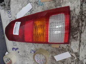 Foto de PILOTO TRASERO DERECHO FORD FOCUS BERLINA (CAK) 1.8 TDCi CAT (101 CV / 74 KW) referencia 1M5113A602BA foto 3