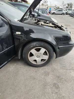 Foto de ALETA DELANTERA DERECHA VOLKSWAGEN BORA BERLINA (1J2)(1998) 1.9 TDI (110 CV / 81 KW)