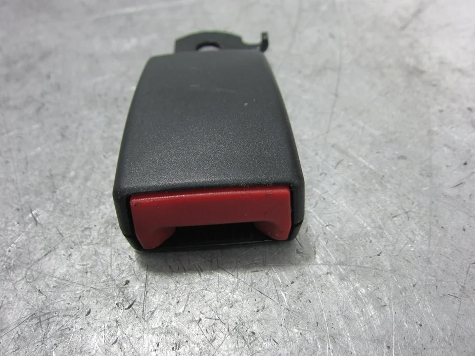 Foto de ENGANCHE CINTURON TRASERO DERECHO PORSCHE PANAMERA (TIPO 970) referencia 97080318600