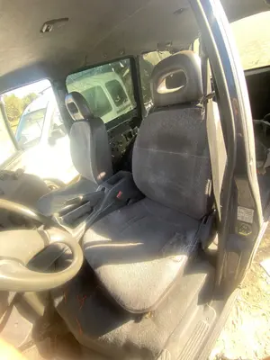 Foto de ASIENTO DELANTERO IZQUIERDO NISSAN SERENA (C23M) 2.3 Diesel (75 CV / 55 KW)