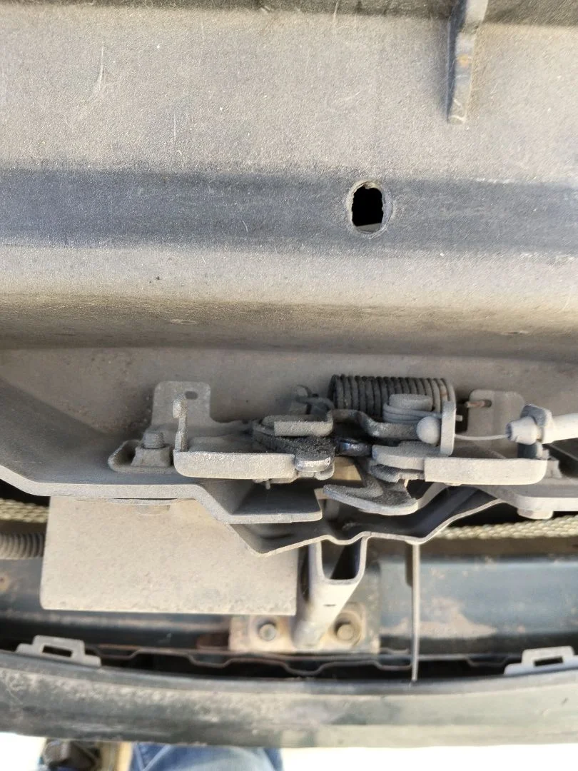 Foto de CERRADURA CAPO MAZDA 3 BERLINA (BK) 1.6 16V CAT (105 CV / 77 KW) referencia BN8F-56-62XA