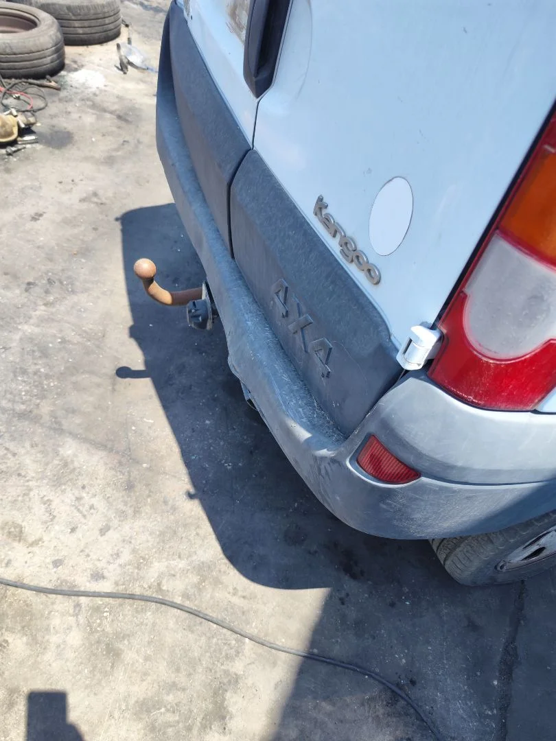 Foto de REFUERZO PARAGOLPES TRASERO RENAULT KANGOO I (F/KC0) 1.9 dCi Diesel CAT (84 CV / 62 KW)