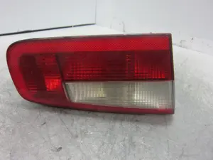 Foto de PILOTO TRASERO IZQUIERDO INTERIOR RENAULT LAGUNA II (BG0) 1.9 dCi Diesel CAT (101 CV / 74 KW) referencia 8200002475