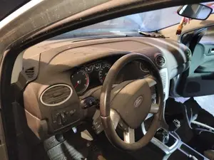 Foto de SALPICADERO FORD FOCUS SPORTBREAK (CAP) 1.6 TDCi CAT (90 CV / 66 KW) referencia 1541981 foto 2