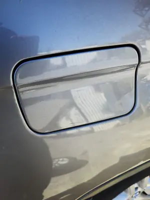 Foto de TAPA EXTERIOR COMBUSTIBLE BMW SERIE X5 (E53) 3.0 Turbodiesel CAT (218 CV / 160 KW)