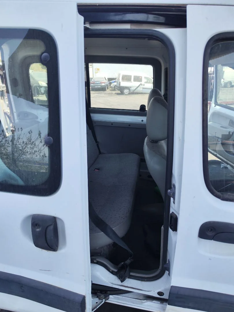 Foto de GOMAS CONTORNO PUERTA RENAULT KANGOO I (F/KC0) 1.9 dCi Diesel CAT (84 CV / 62 KW)