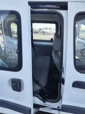 Foto de GOMAS CONTORNO PUERTA RENAULT KANGOO I (F/KC0) 1.9 dCi Diesel CAT (84 CV / 62 KW)