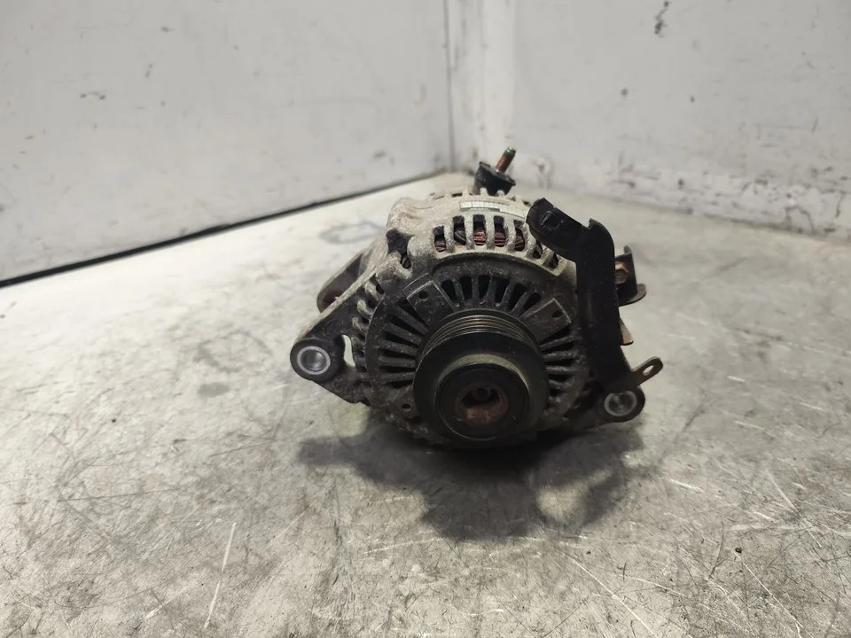 Foto de ALTERNADOR KIA CARNIVAL 2.9 CRDi CAT (185 CV / 136 KW) referencia 373004X900