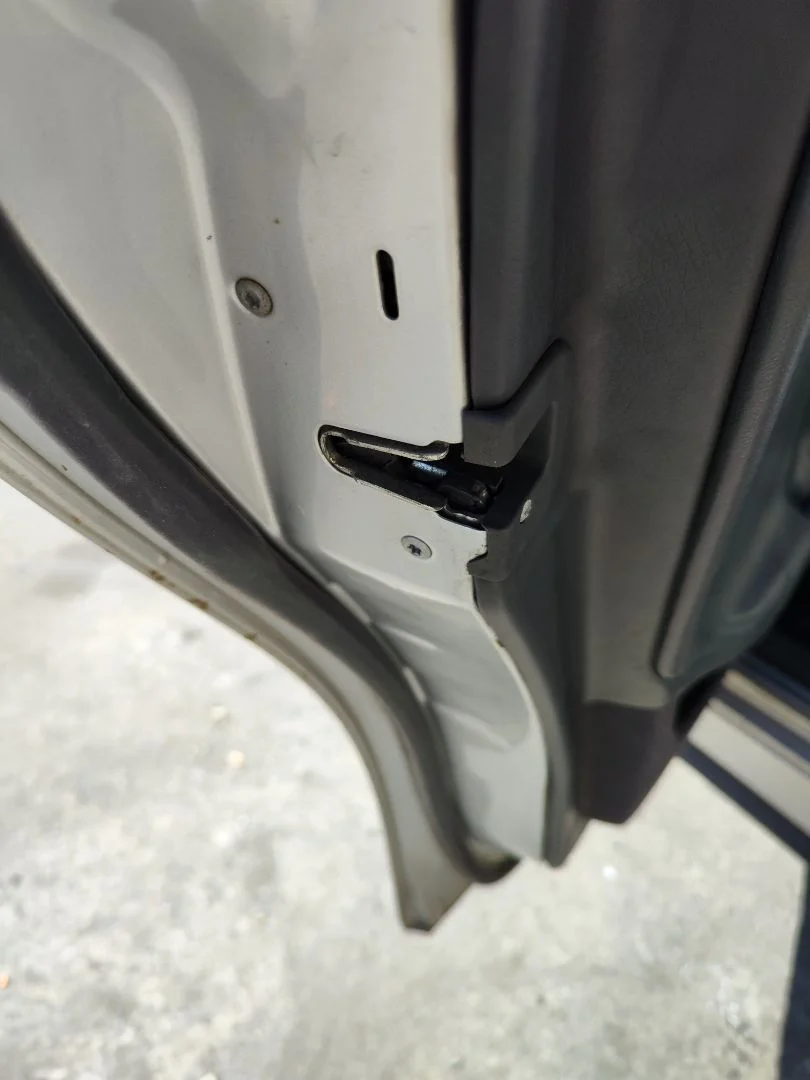 Foto de CERRADURA PUERTA TRASERA IZQUIERDA MERCEDES-BENZ CLASE E (BM 210) BERLINA 2.2 CDI CAT (143 CV / 105 KW) referencia A2027300635
