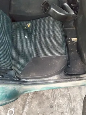 Foto de ASIENTOS TRASERO DERECHO PEUGEOT 106 (S2) 1.1  (60 CV / 44 KW)