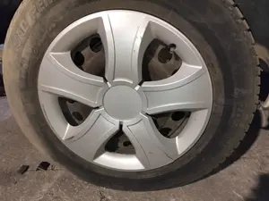 Foto de TAPACUBOS PEUGEOT EXPERT FURGÓN COMFORT (1995)