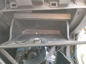 Foto de GUANTERA SEAT ARONA (KJ) 1.6 TDI (116 CV / 85 KW) foto 2