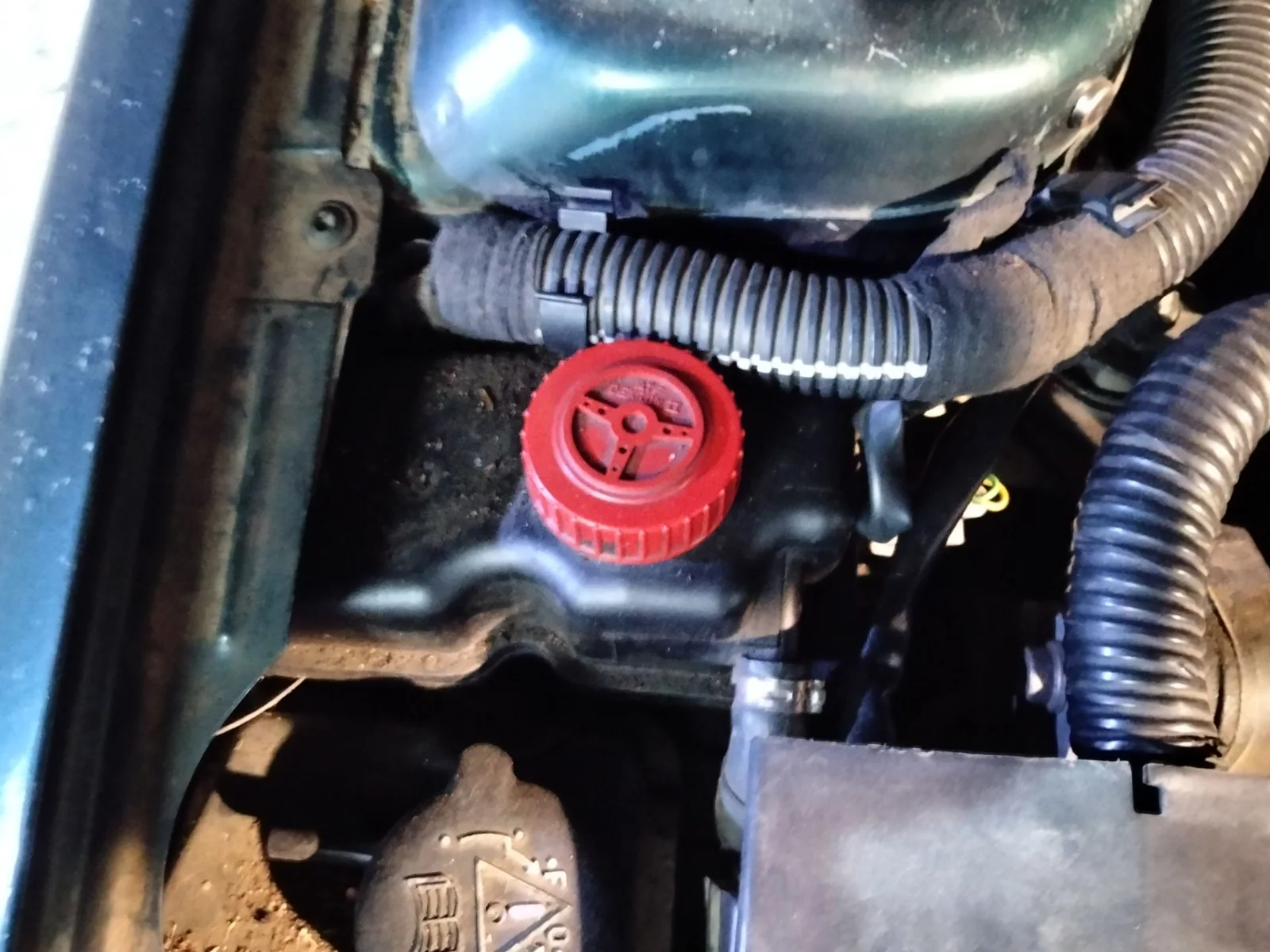 Foto de DEPOSITO ACEITE PEUGEOT 406 BERLINA (S1/S2) 2.0 HDi CAT (90 CV / 66 KW) referencia 9639157180