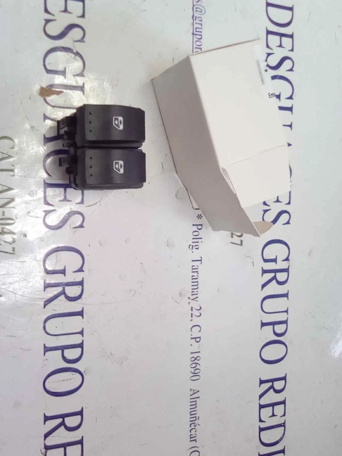 Foto de MANDO ELEVALUNAS DELANTERO IZQUIERDO RENAULT MEGANE II BERLINA 3P referencia 8200315034