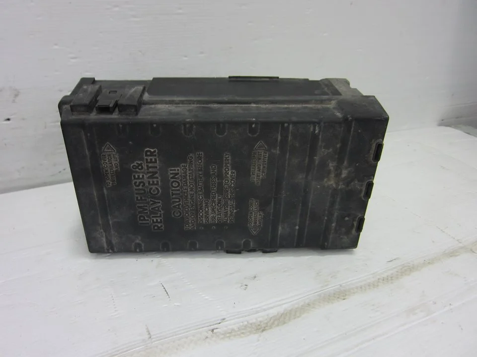 Foto de CAJA RELES / FUSIBLES CHRYSLER VOYAGER (RG) 2.8 CRD CAT (150 CV / 110 KW) referencia T178600024