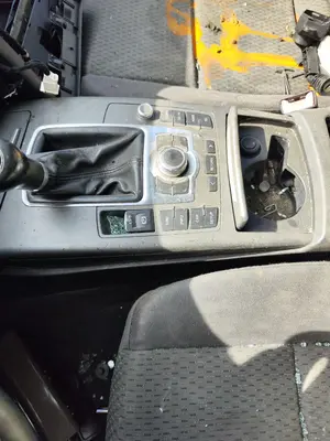 Foto de FRENO DE MANO ELECTRICO AUDI A6 BERLINA (4F2) 2.0 TDI (140 CV / 103 KW)