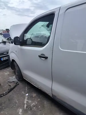 Foto de PUERTA DELANTERA IZQUIERDA FIAT SCUDO (506) FURGON 1.5 (100 CV / 75 KW) referencia 1400427488