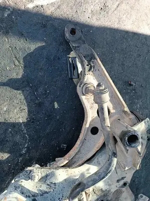 Foto de BRAZO SUSPENSION INFERIOR DELANTERO DERECHO VOLKSWAGEN GOLF VII (5G1/BE1)